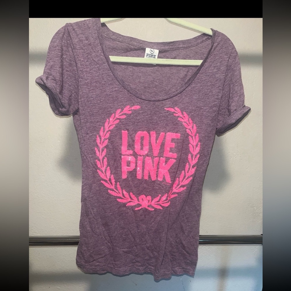 2000s Victoria’s Secret pink sequence shirt